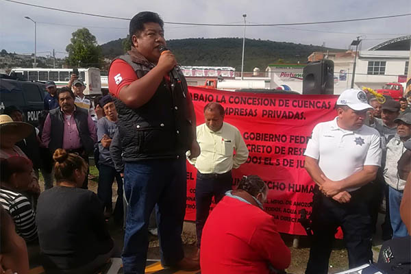 Piperos bloquean carretera Puebla-Tehuacán por orden de “seudolíder”