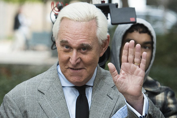 Sentencian a Roger Stone, exasesor de Trump, a 40 meses de prisión