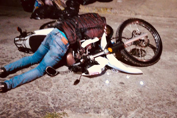Asesinaron a un motociclista; recibió al menos 10 balazos