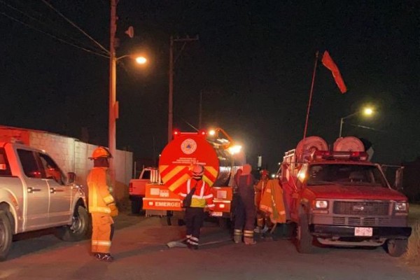 Hallan toma clandestina dentro de una bodega