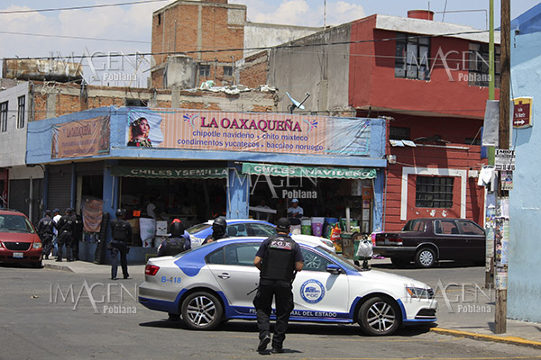 Tres detenidos y mercancía asegurada deja operativo en La Acocota