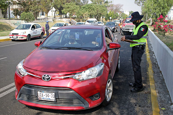 Poblana gana amparo contra el “Hoy no Circula”