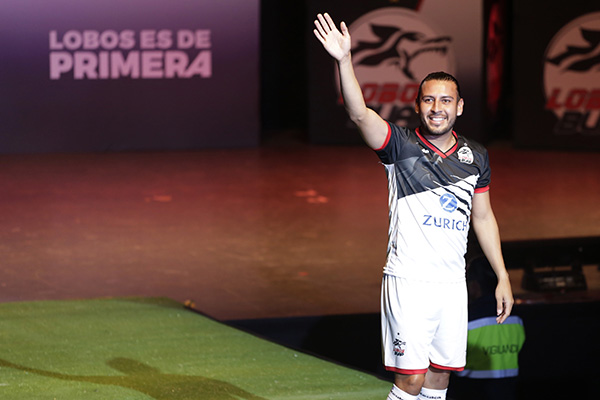 “Cholo” Ibarra, de ser capitán del Lobos BUAP campeón a estar al borde del retiro
