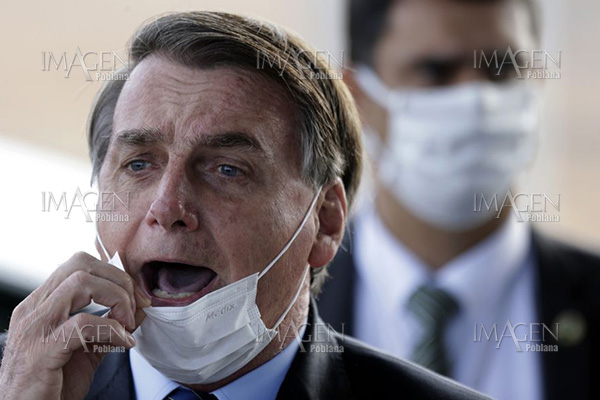 Bolsonaro bajo presión tras vetar Trump ingreso de pasajeros brasileños