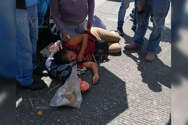 Mujer termina golpeada y sin dientes tras ser atropellada