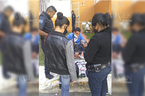 Aseguran a pareja que cargaba con cajas de medicamento controlado