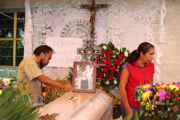 Familiares dan el último adiós a Guillermina, víctima de feminicidio