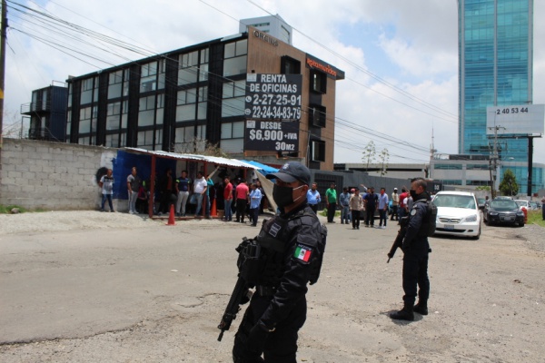 Taxis piratas ligados a Antorcha provocan movilización policíaca en la Atlixcáyotl