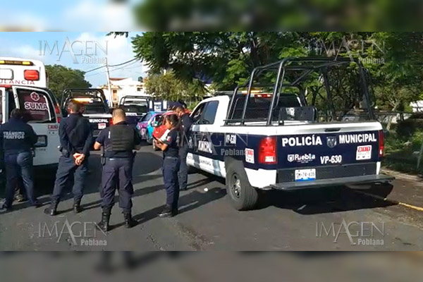 Se le escapa un tiro a policía y hiere a su compañero