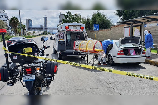 Hombre sufre dificultades respiratorias mientras conducía; sospechan de COVID-19