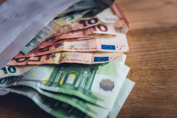 Detienen a sujeto que estafó 15 millones de euros en ayudas por COVID-19