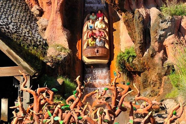 Visitantes de Disney World casi mueren ahogados en atracción Splash Mountain