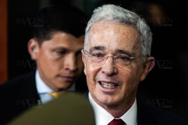 La Corte Suprema de Colombia ordena la detención del expresidente Álvaro Uribe