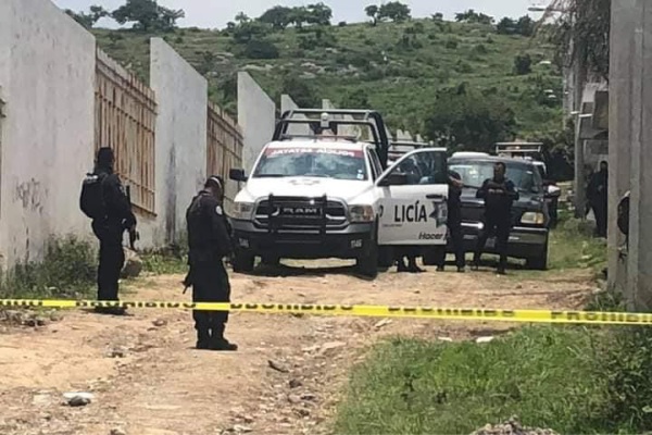Delincuente envalentonado enfrenta a policías estatales y la GN; fue detenido