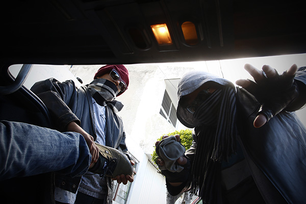 Comando armado “levanta” a alcaldesa de Xochiltepec y roba una camioneta