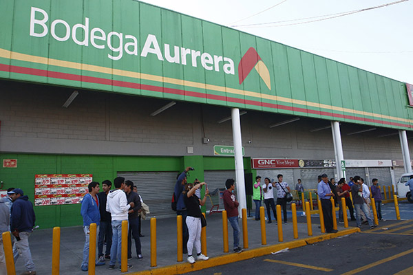 Sujetos armados roban celulares en Bodega Aurrerá de Mayorazgo
