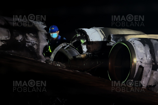 Ucrania tiene cuatro versiones del accidente de avión que mató a 25 personas