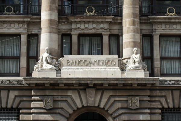 Banco de México advierte riesgos de reformas a ley de captación de divisas